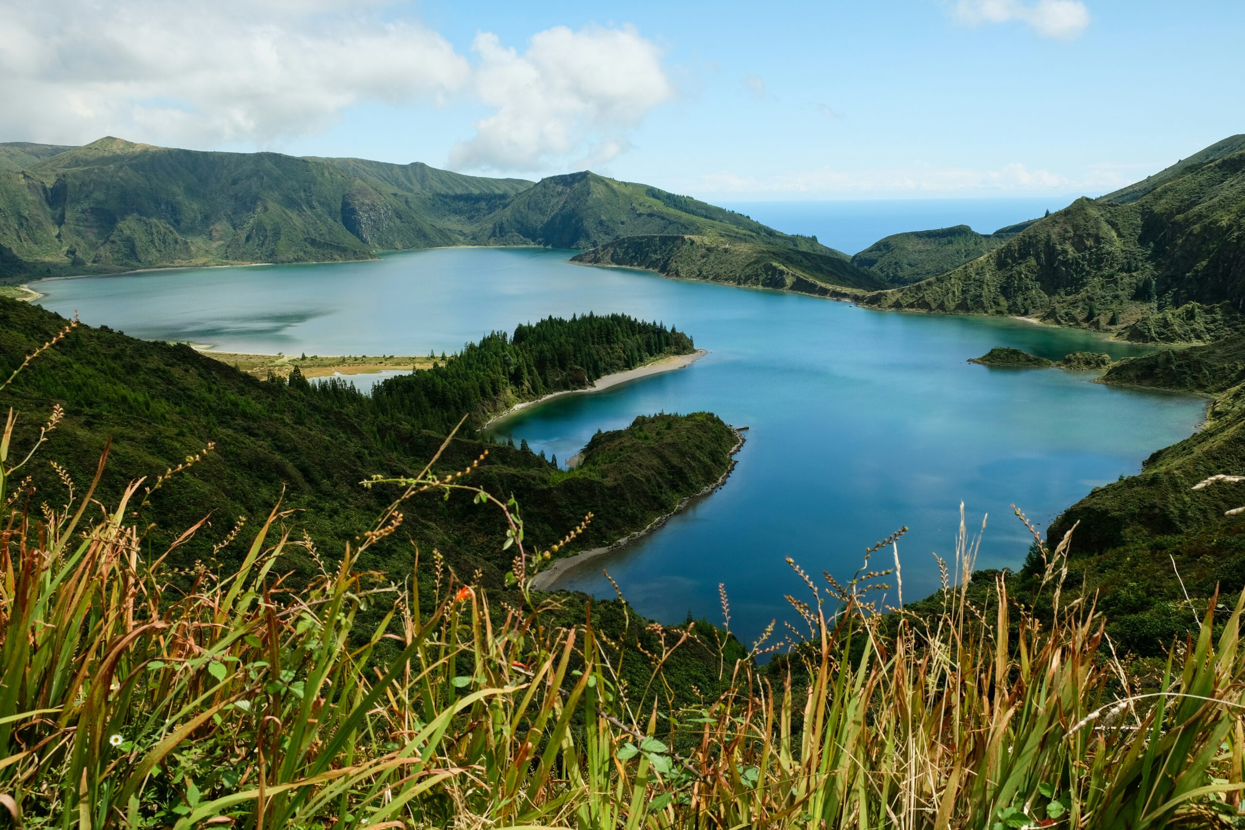 Passeio de Carrinha na Lagoa do Fogo e Termas (Dia Inteiro)