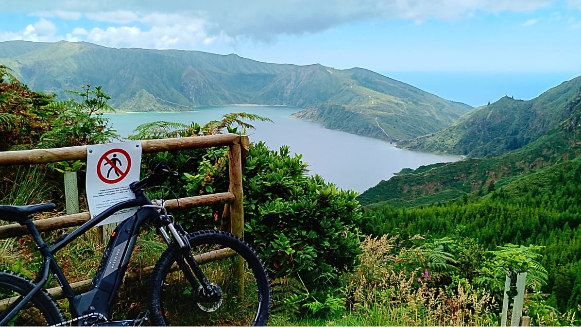 Lagoa do Fogo E-Bike Tour - Private