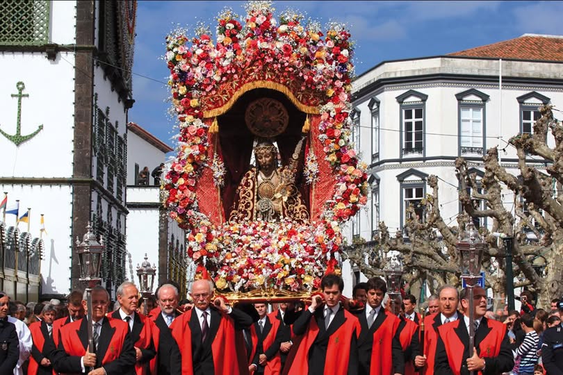 Procissão do Senhor Santo Cristo dos Milagres em Ponta Delgada